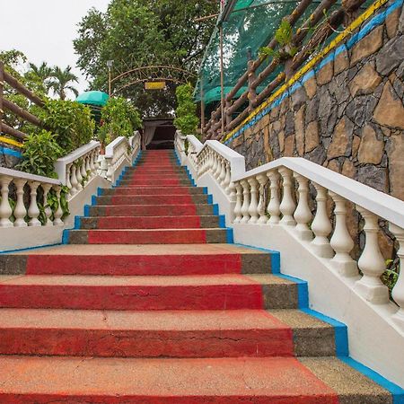 Oyo 588 Sunrock Resort Антиполо Экстерьер фото
