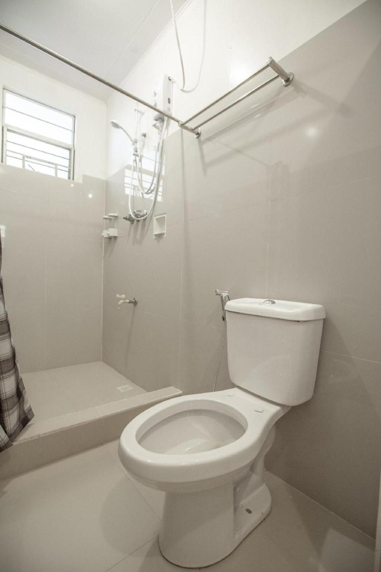 Oyo 588 Sunrock Resort Антиполо Экстерьер фото